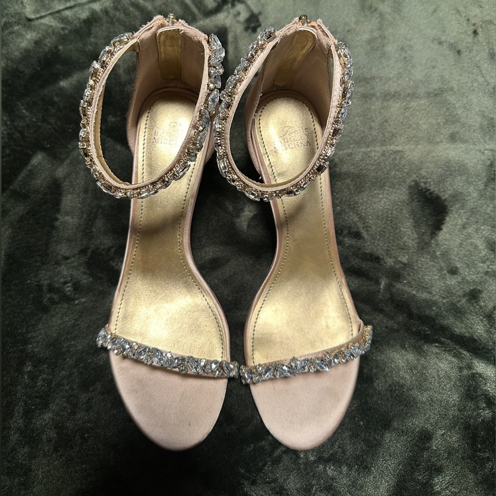 NWT Belle Badgley Mischka Pink Heels with Rhinestone - Picture 2 of 4